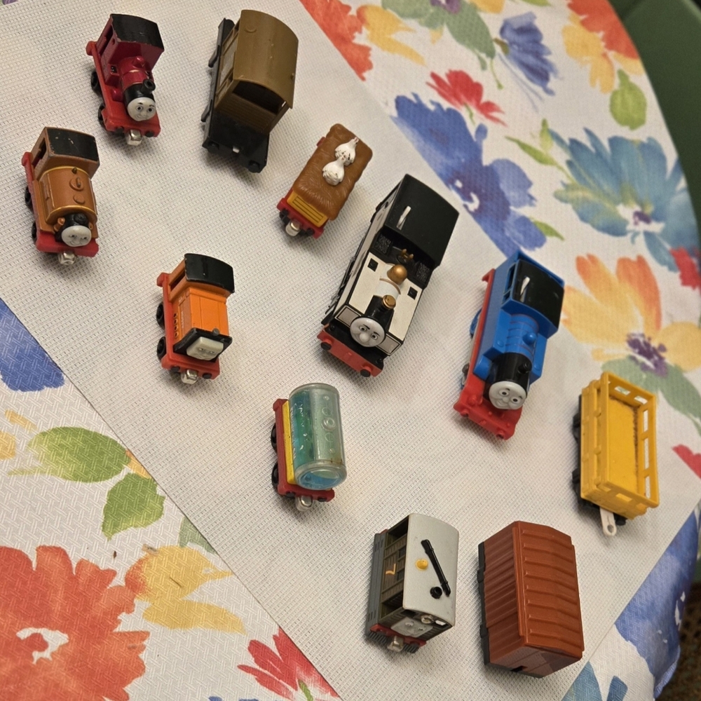 Colorful Train Toy Set - Picture 2 of 3
